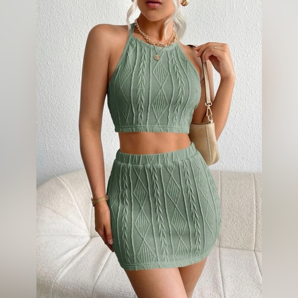 💚 Two Piece Unity Solid Halter Top & Bodycon Skirt Green Set - Picture 1 of 4